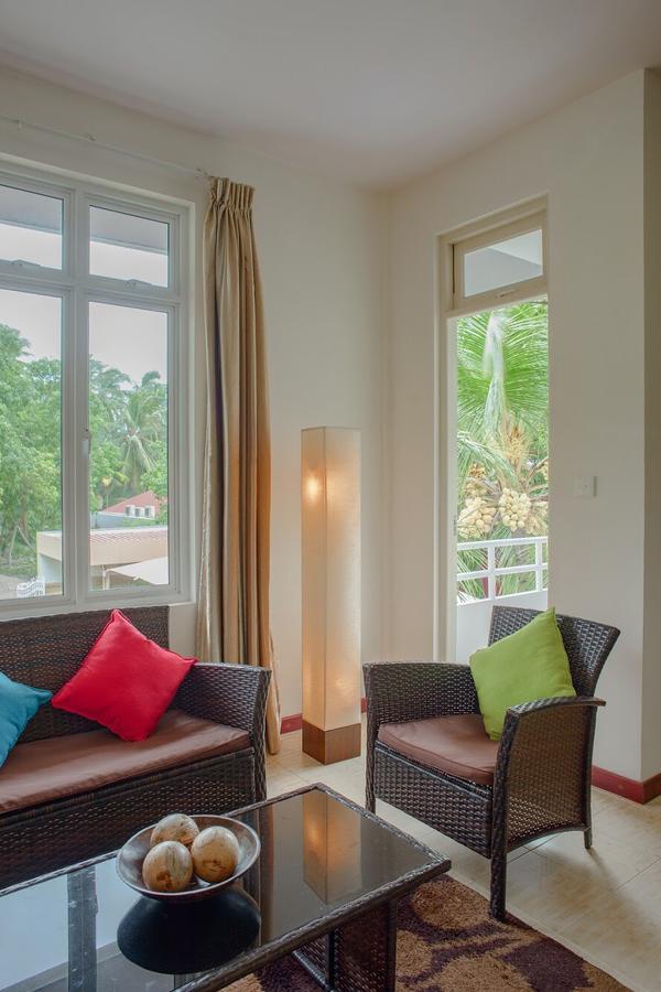 เวย์ลี เรสซิเดนซ์ มัลดีฟส์ Hotel Addu City ภายนอก รูปภาพ